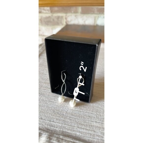 OHQ Pearl & Silver Tone Jewelry Set Necklace Bracelet & Earrings - Picture 12 of 14